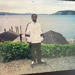 Meet your Posher, Joniphai